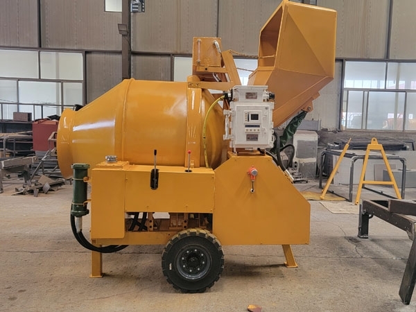 礦用濕噴臺(tái)車(chē)，礦用混凝土泵，礦用攪拌機(jī)發(fā)貨